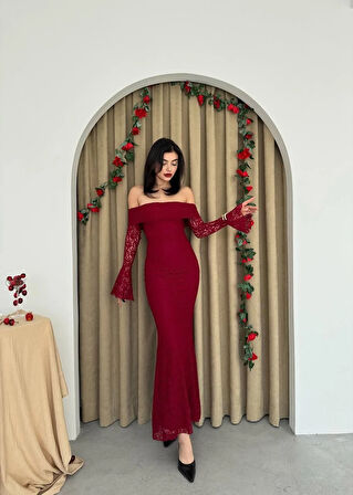 Madonna Yaka Tasarım Dantel Elbise