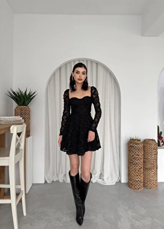 Filipina Tasarım Kalp Yaka Mini Tasarım Elbise