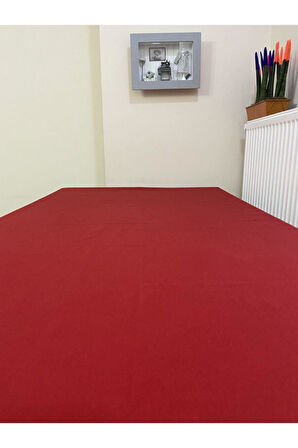 Sıvı Geçirmez Dertsiz Masa Örtüsü Kırmızı