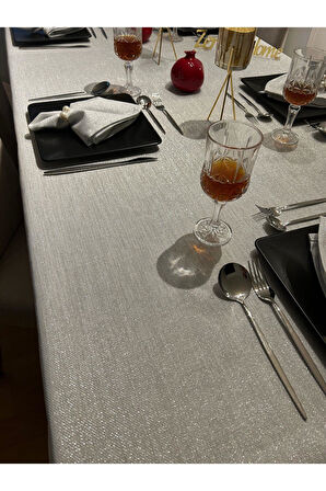 Dertsiz Simli Masa Örtüsü Gümüş Renk