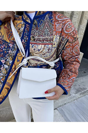 Bella Kapaklı Bölmeli Çanta Beyaz