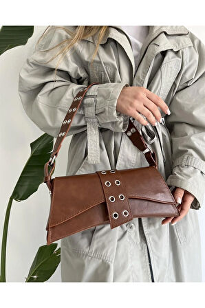 Kuşgözü Detaylı Baget Çanta Taba