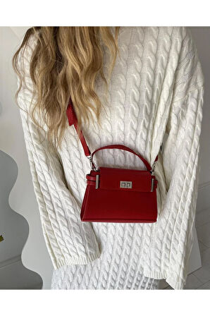 Kilit Kapaklı Kol Çantası Kırmızı