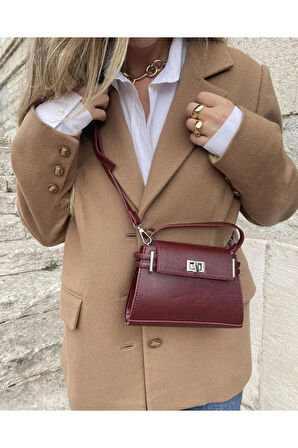 Kilit Kapaklı Kol Çantası Bordo