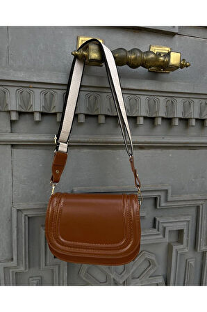 Kanvas Askılı Kapaklı Çanta Taba