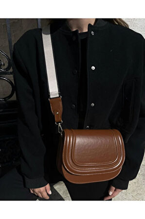 Kanvas Askılı Kapaklı Çanta Taba