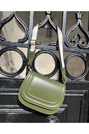 Kanvas Askılı Kapaklı Çanta Haki