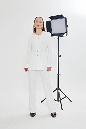 Gold Düğmeli Kare Yaka Takım Ekru