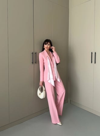 Fular Detay Gold Düğmeli Bol Paça Takım Pembe