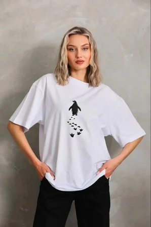 Kadın T-Shirt Nihilist Penguen Baskılı Bisiklet Yaka Kısa kol yazlık Tişört - Beyaz