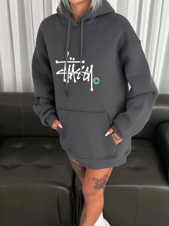 Kadın Oversize Kapüşonlu Cepli Baskılı 3 İplik Pamuklu Hoodie Sweatshirt - Füme