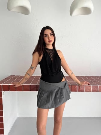 Kadın Dantel Detaylı Derin Dekolte Body Şık Kolsuz Yazlık Bodysuit - Siyah