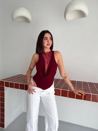 Kadın Dantel Detaylı Derin Dekolte Body Şık Kolsuz Yazlık Bodysuit - Bordo