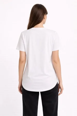 Kadın Basic T-Shirt Kısa Kol Bisiklet Yaka Oval Kesim Tişört - Beyaz