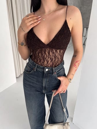 Kadın Dantel Detaylı Derin Dekolte Body Şık Kolsuz Yazlık Bodysuit - Kahvrenegi