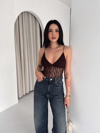Kadın Dantel Detaylı Derin Dekolte Body Şık Kolsuz Yazlık Bodysuit - Kahvrenegi