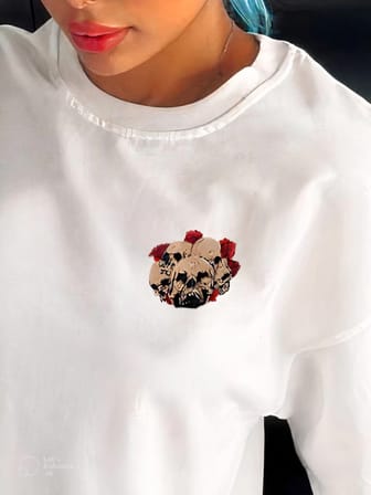 Kadın Kısa Kol Yazlık Tişört Bisiklet Yaka Kuru Kafa Baskılı T-Shirt - Beyaz