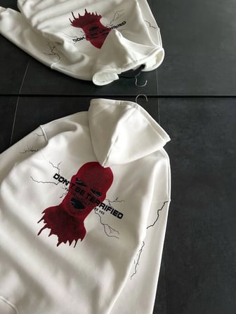 Kadın Kapüşonlu Kanguru Cepli Sweatshirt 3 İplik Pamuklu Baskılı Hoodie - Beyaz