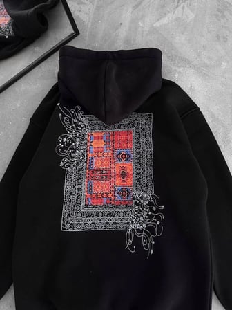 Kadın Kapüşonlu Kanguru Cepli Sweatshirt 3 İplik Pamuklu Baskılı Hoodie - Siyah