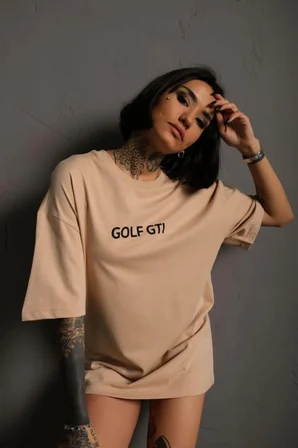 Kadın Oversize Tişört Golf GTI Retro Araba Baskılı T-shirt - Bej