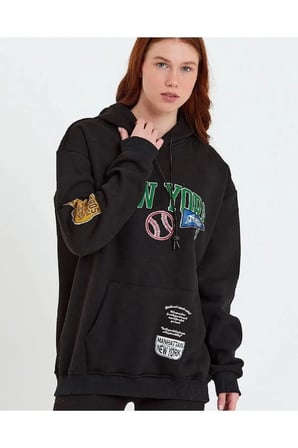 Kadın Oversize Kapüşonlu Cepli Ön Kol Baskılı 3 İplik Pamuklu Hoodie Sweatshirt - Siyah