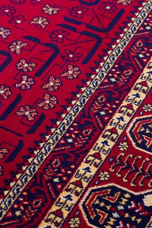 SATEEN AFGHAN SFG 03 RED Afgan Desenlerine Sahip Hav Vermeyen Özel İplerle Dokunan Yıkanabilir ve Özel Kaymaz Tabanlı Sık Dokuma Makine Halısı