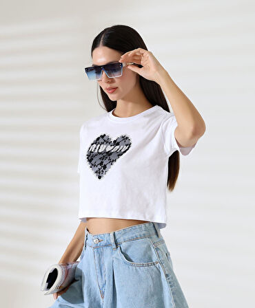 Kadın Kalp Dantel Detaylı Taşlı Crop T-shirt