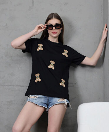 Genç Kadın Ayıcık Süzene Nakışlı T-shirt