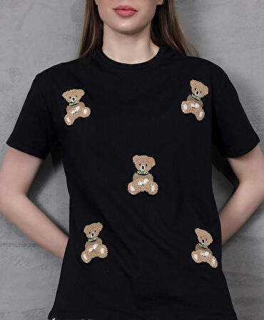Genç Kadın Ayıcık Süzene Nakışlı T-shirt