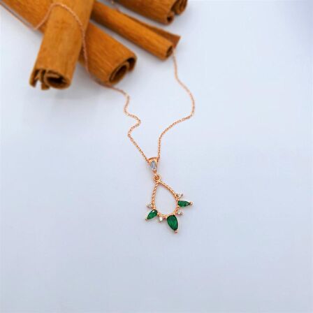 DAMLA ZÜMRÜT TAŞLI ROSE GOLD DAMLA GÜMÜŞ KOLYE