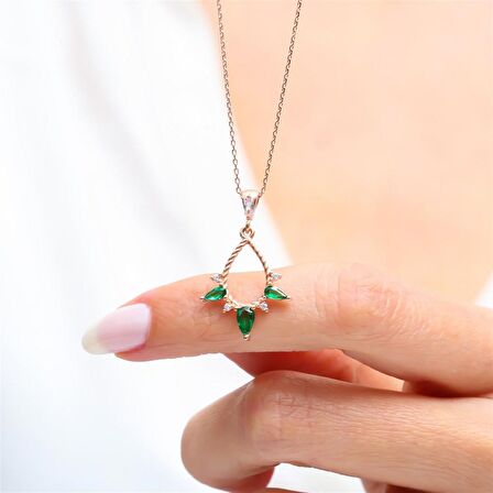 DAMLA ZÜMRÜT TAŞLI ROSE GOLD DAMLA GÜMÜŞ KOLYE