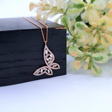 BAGET TAŞLI ROSE RENK SU KELEBEĞİ GÜMÜŞ KOLYE