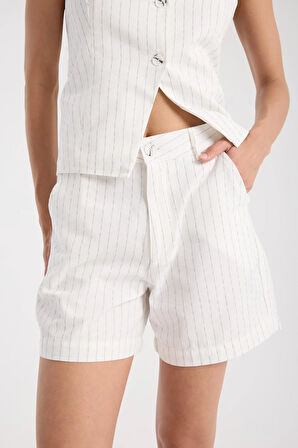 %100 Pamuk Beyaz Çizgili Şort Ve Yelek Takımı - Şık Ve Hafif