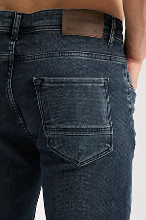 Erkek Slim Fit/Normal Kesim Jean Pantolon - Esnek (%2 Elastan) ve Pamuklu (%98) 