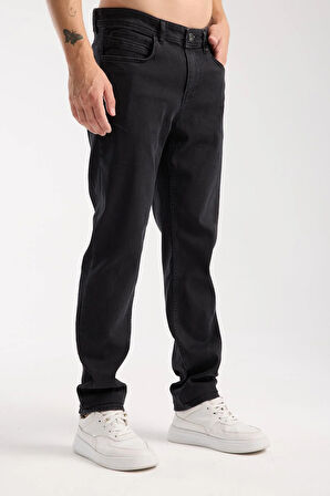 Erkek Slim Fit/Normal Kesim Jean Pantolon - Esnek (%2 Elastan) ve Pamuklu (%98) 
