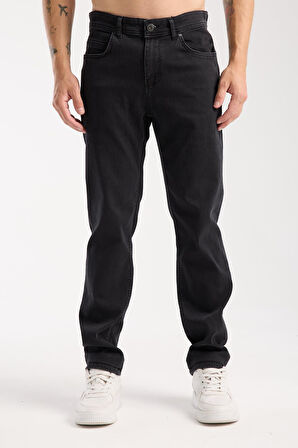 Erkek Slim Fit/Normal Kesim Jean Pantolon - Esnek (%2 Elastan) ve Pamuklu (%98) 