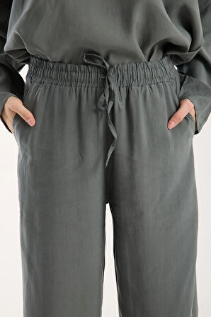 İpeksi Yumuşaklıkta Modal Kumaş Rahat Kesim Pantolon