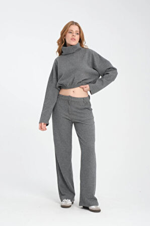 Pamuklu Boğazlı Crop Sweatshirt