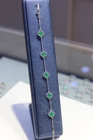 925 Ayar Gümüş Yeşil Yonca Figürlü Şans Bilekliği (4.48 Gr)