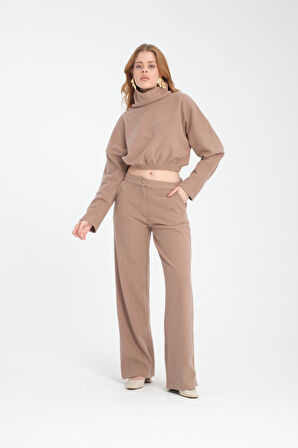 Pamuklu Boğazlı Crop Sweatshirt + Pamuklu Pantolon Takım