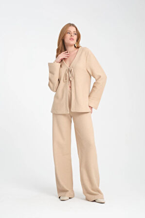 Kadın V Yaka Hırka ve Geniş Paça Pantolon Takımı - Konforlu ve Trend Günlük Kombin