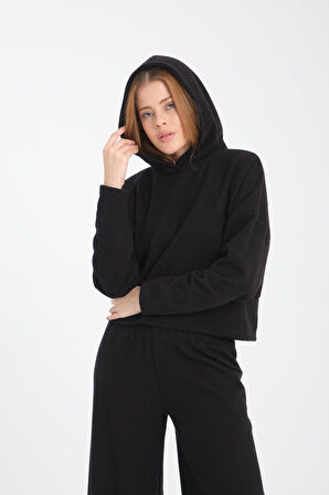 Kadın Kapüşonlu Sweatshirt ve Pantolon Takımı - Rahat, Şık ve Günlük Kullanım için İdeal