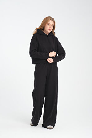 Kadın Kapüşonlu Sweatshirt ve Pantolon Takımı - Rahat, Şık ve Günlük Kullanım için İdeal