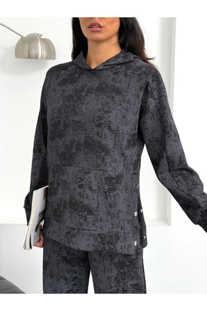 Kadın Batik Desenli Kapüşonlu Kanguru Cepli Çıt Çıt Detaylı Modal Takım