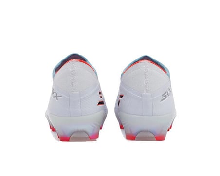 SKECHERS SKECHERS SKX 01 Erkek Çim Zemin Kramponu 252110-WTQP Beyaz