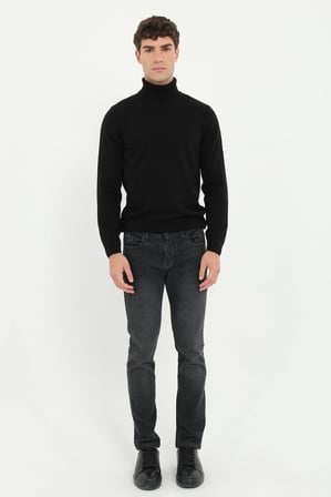 Erkek Slim Fit Tam Balıkçı Yaka Siyah Triko