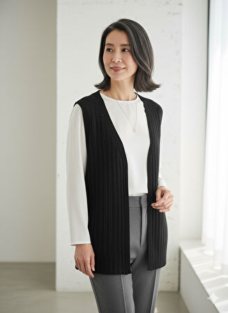 Kadın Orta Yaş ve Üzeri Saç Örgülü Fit Kalıp Triko Örgü Anne Yelek 1178