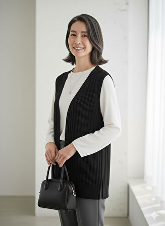 Kadın Orta Yaş ve Üzeri Saç Örgülü Fit Kalıp Triko Örgü Anne Yelek 1178