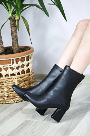 Kadın Siyah Cilt Lumos Küt Burun Topuklu Fermuarlı Bot  siyah cilt