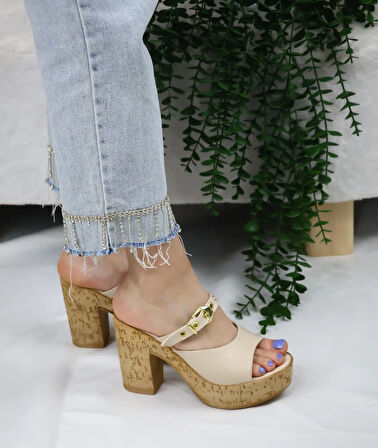 Kadın Mantar Topuklu Sandalet Terlik  Bej